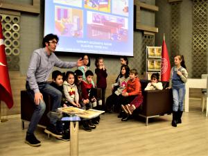 Bornovalı çocuklara deprem eğitimi