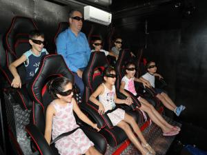 Bucalı miniklere 12 boyutlu hediye