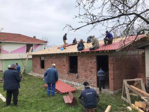 Köy tesisleri imece usulü inşa ediliyor