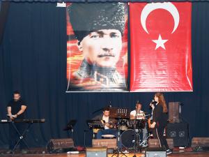 MUDANYADA BARIŞA ŞARKILAR MÜZİK YARIŞMASIHEYECANI