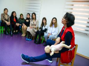 Muratpaşa kreşlerinde ilk yardım eğitimi
