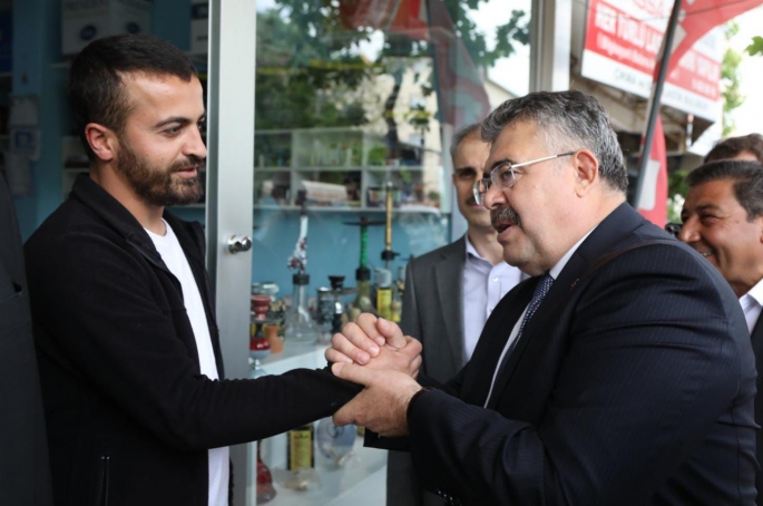 Tipioğlu: “Kılıçdaroğlu hilal bıyık da bıraksa, HDP ile işbirliğini örtemez”