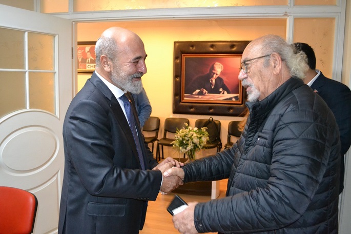 Urla Belediye Başkan A. Adayı Hakan Alabalık, dernek turunda