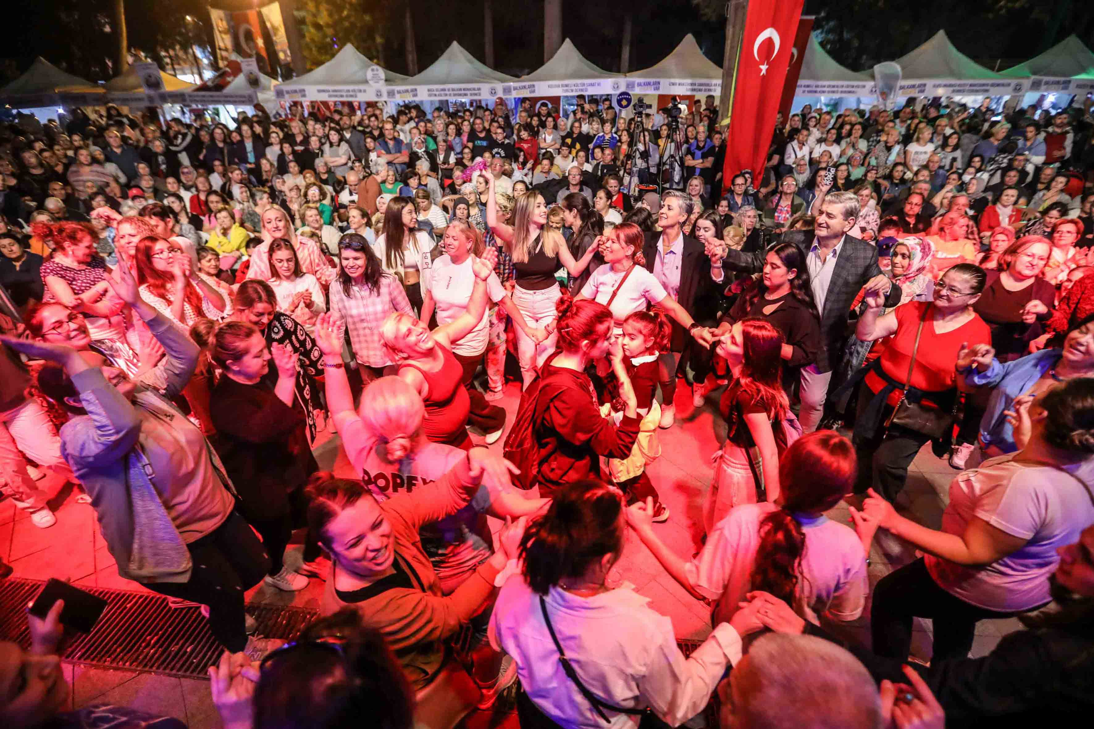 Buca'nın en coşkulu festivaline büyük ilgi