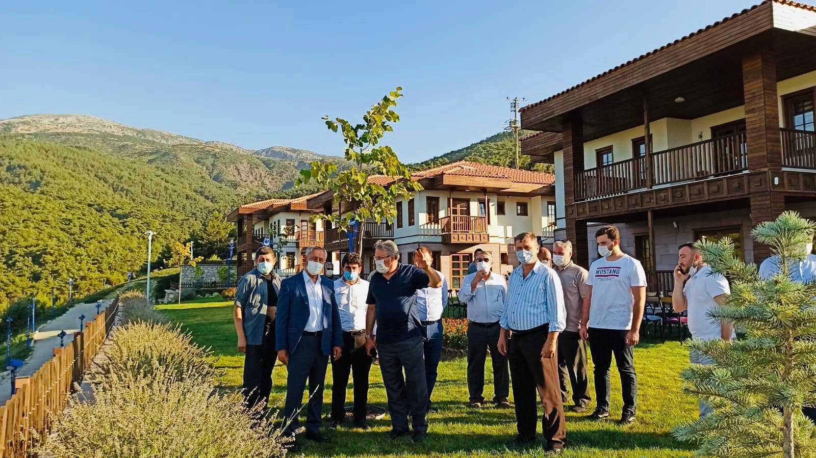 BÜLENT ARINÇ’TAN YUNUS EMRE KÜLTÜR PARKI’NA TAM NOT