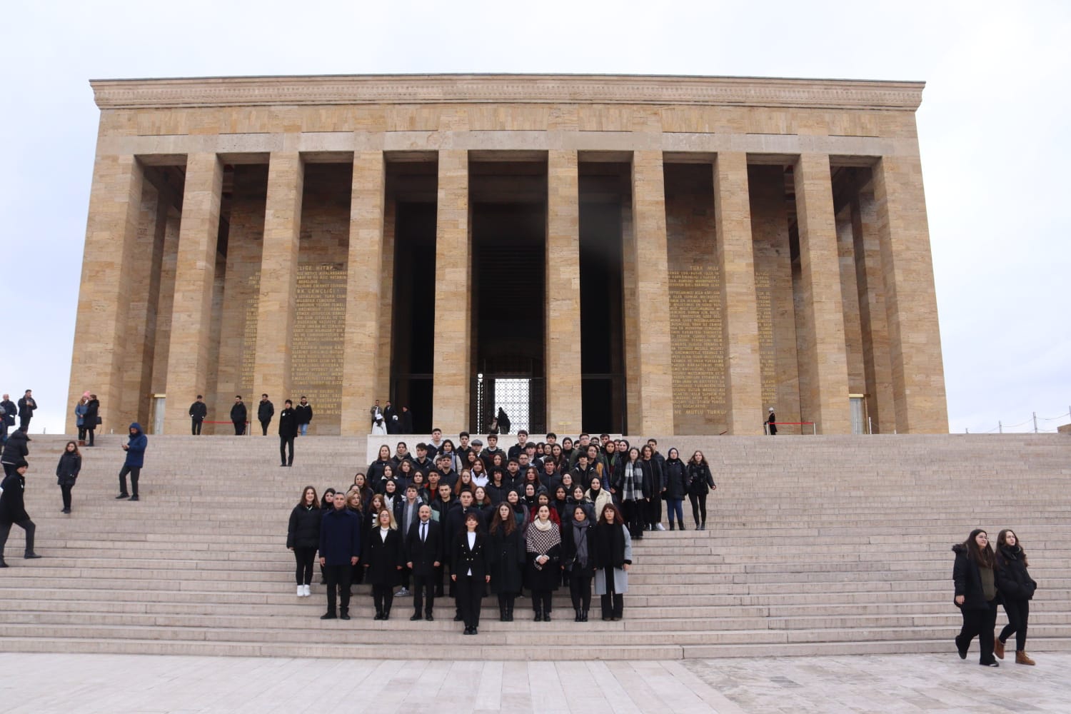 Çınar Akademi öğrencileri Ata’yla buluştu