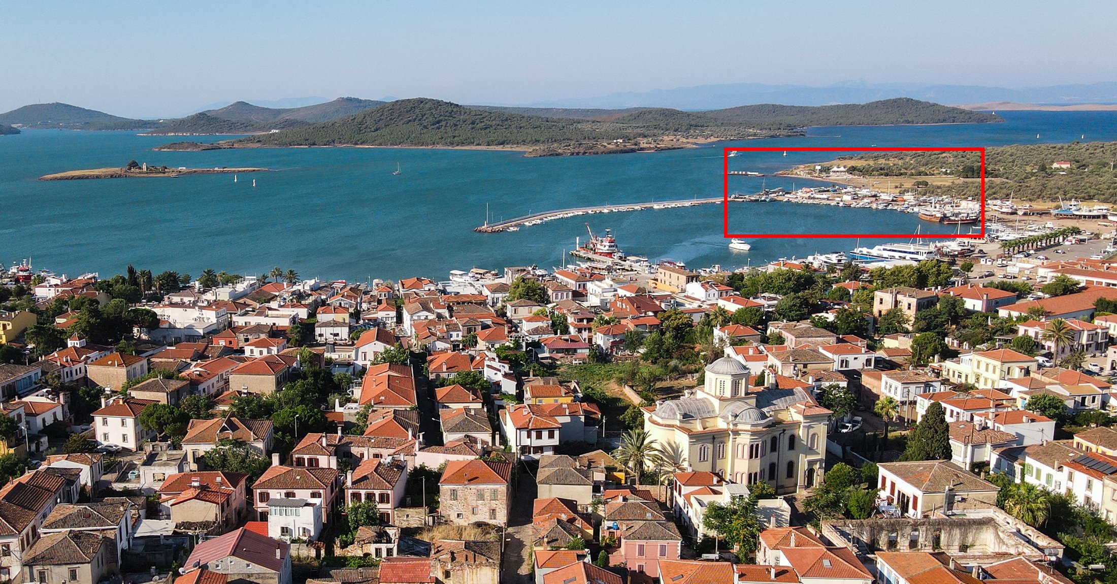 CUNDA ADASI’NDA ASKERİ TESİSE TEPKİLER BÜYÜYOR