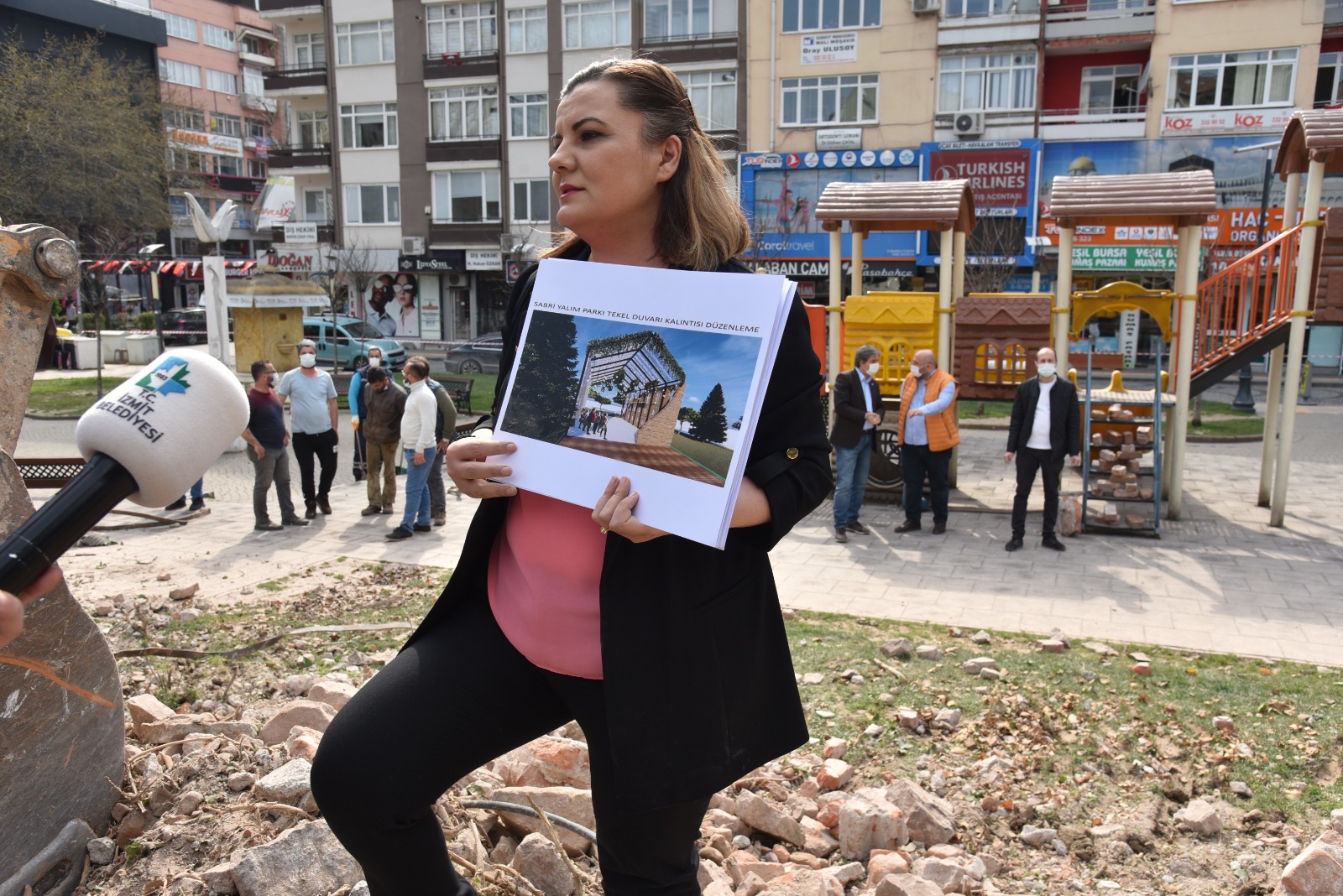 Hürriyet’in, ‘Birlikte yaşatalım’ dediği  TARİHİ DUVARI DOZERLE YIKTILAR 