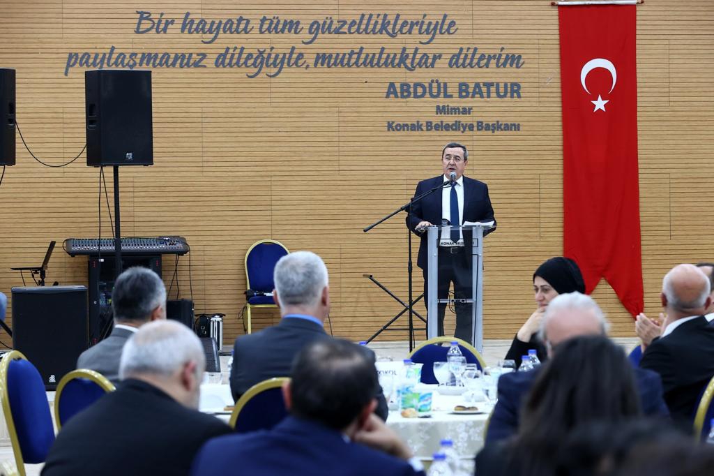 Konak’ın geleneksel iftar sofrasında dayanışma vurgusu