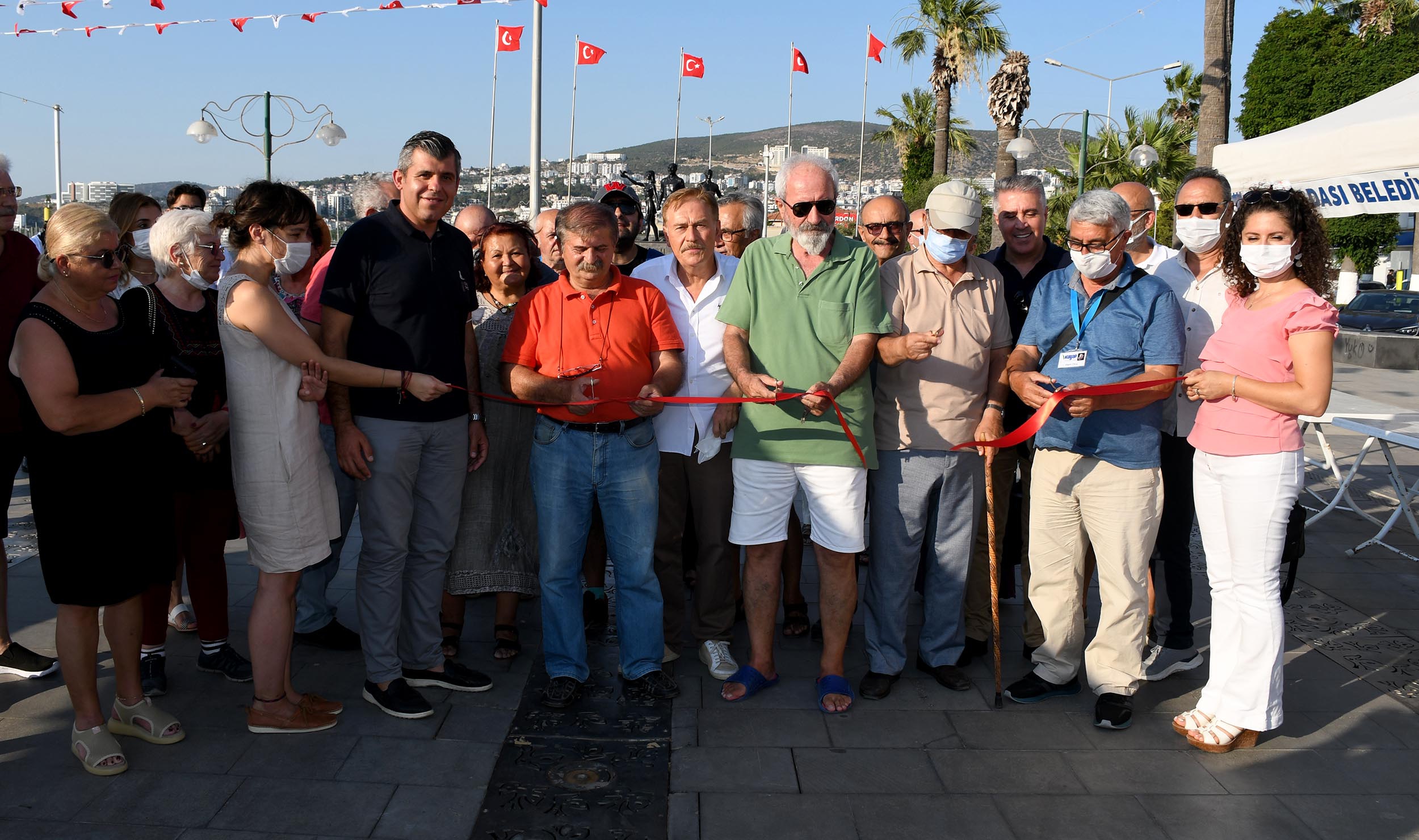 KUŞADASI YAZARLAR ŞENLİĞİ BAŞLADI