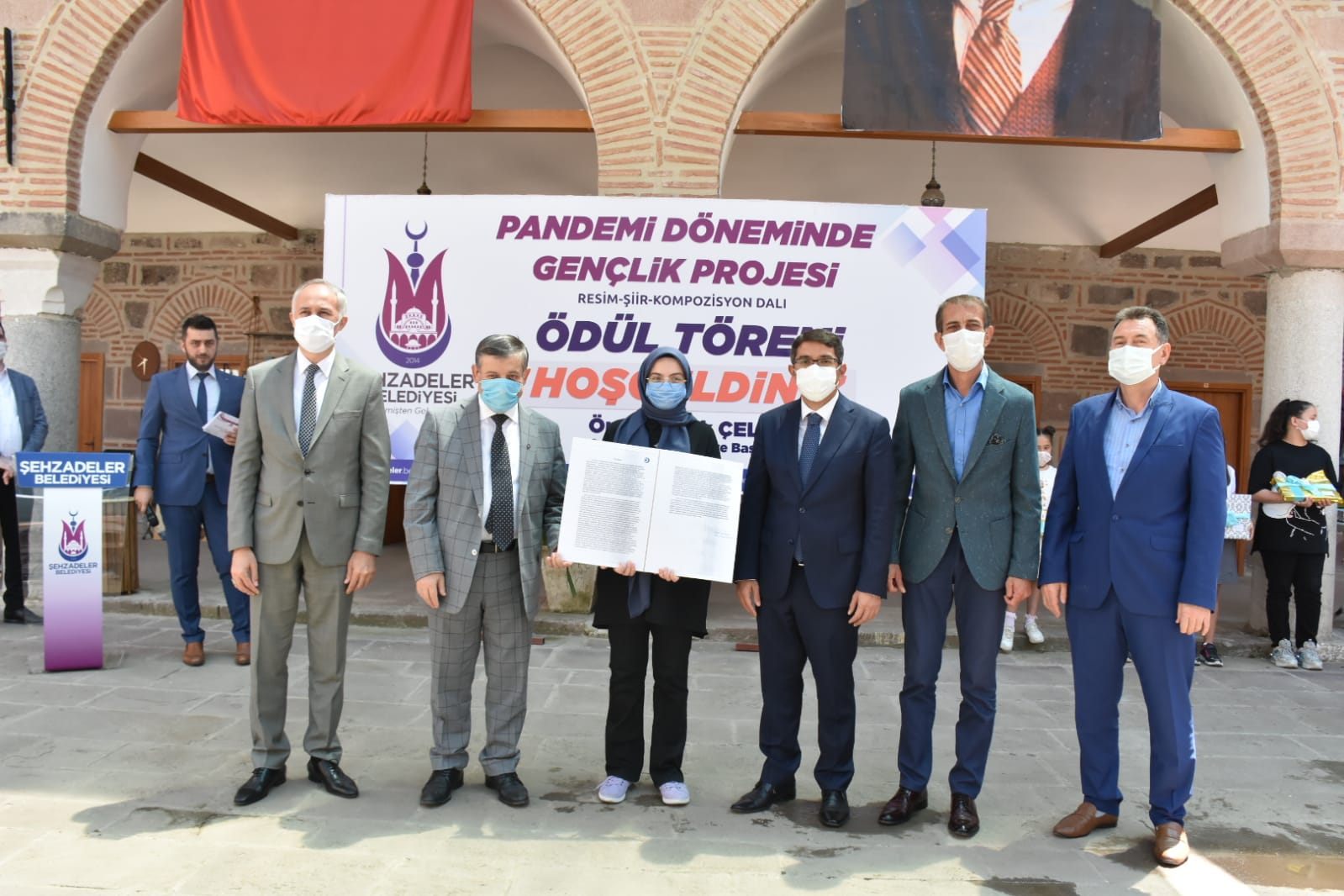 PANDEMİ SÜRECİNİ EN İYİ ANLATANLAR ÖDÜLLERİNİ TÖRENLE ALDI