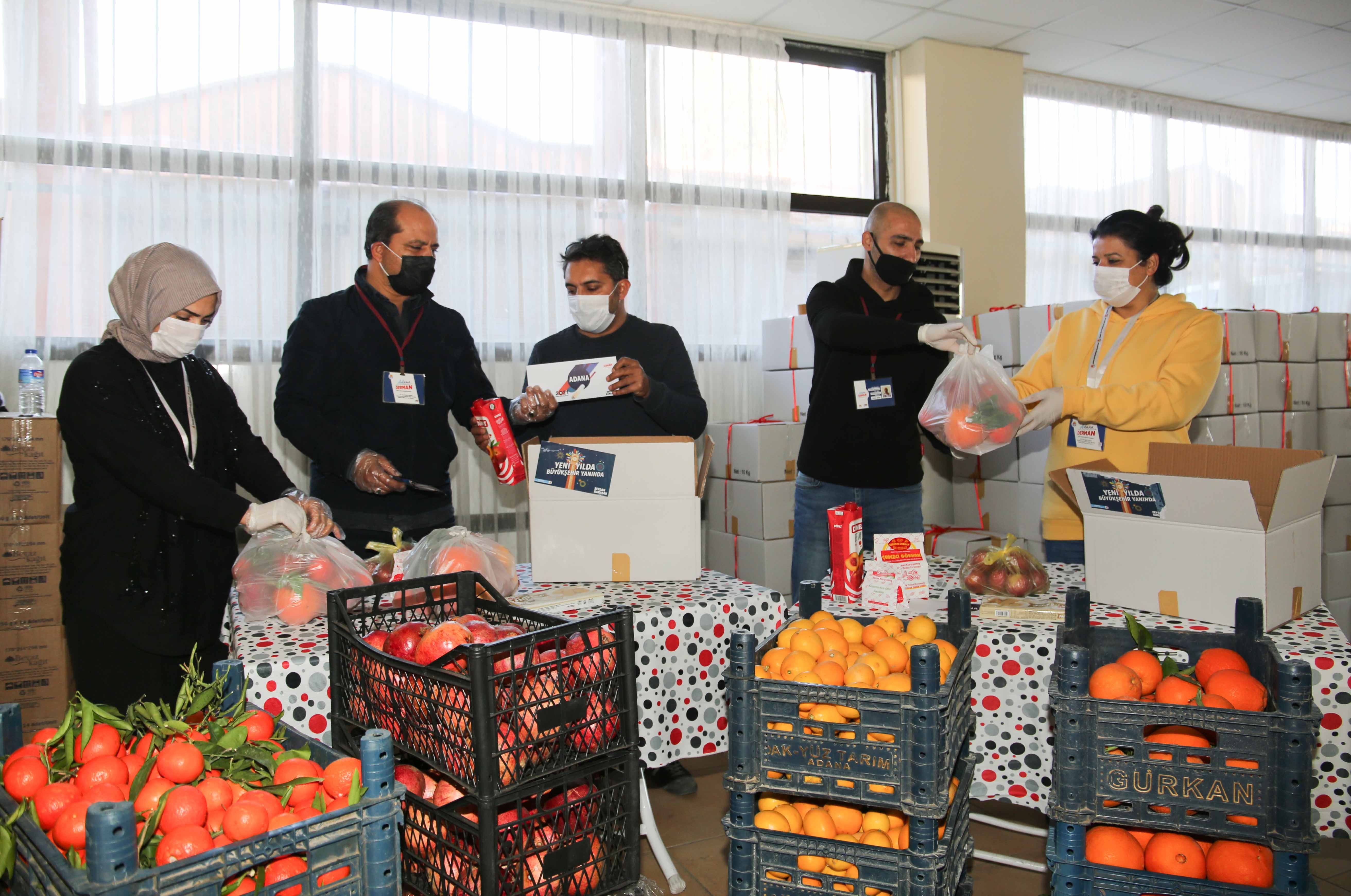 Yılbaşı paketleri ihtiyaç sahibi vatandaşlara ulaştırıldı